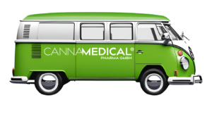 grüner VW Bulli mit Cannamedical Logo